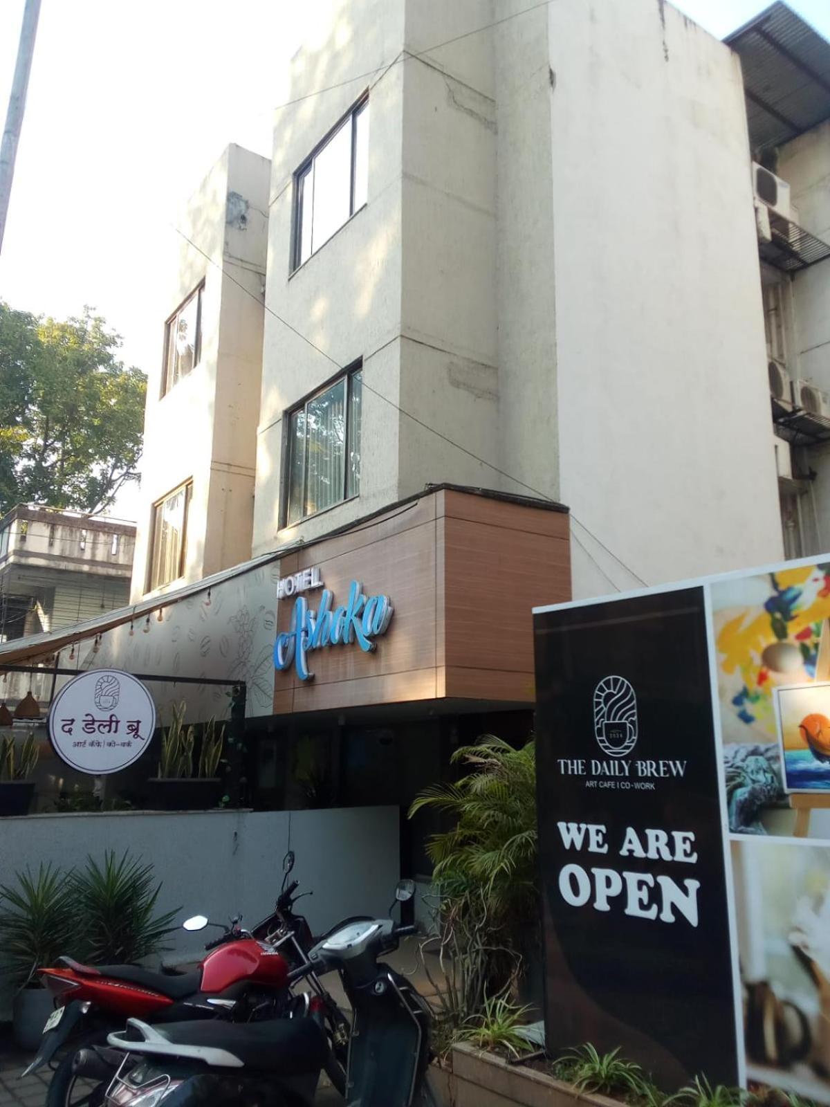 Hotel Ashoka, Pune Yerandwane エクステリア 写真